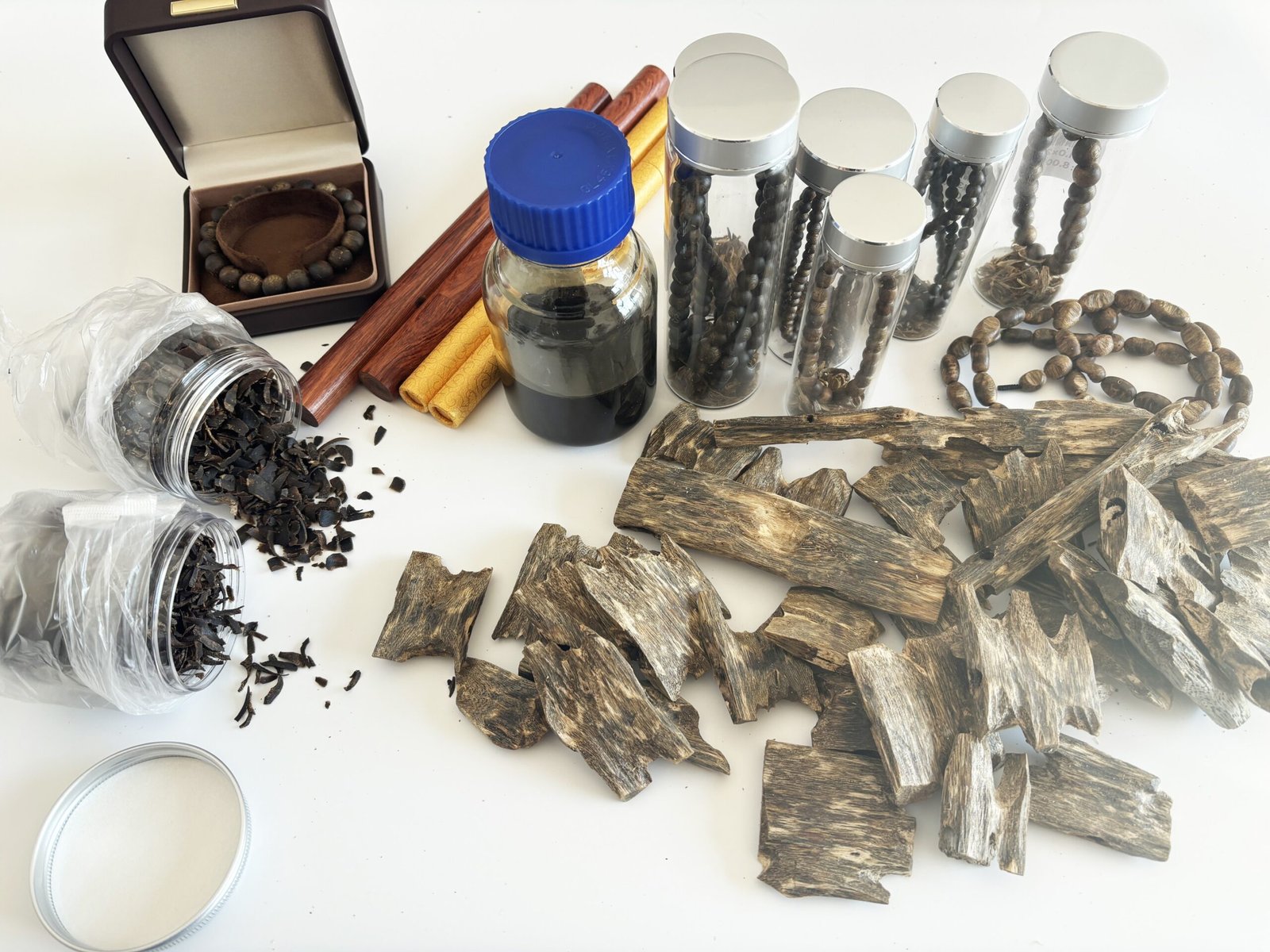 A comprehensive collection of KYARASEN Kynam masterpieces, featuring pure Oud oil, handcrafted beads, raw resin slices, and premium incense.